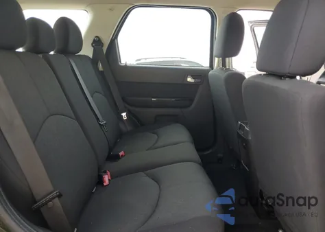 2010 Mazda Tribute I из США, поврежденный, VIN 4F2CY0C76AKM02299